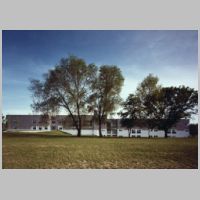 Richard Meier, Clifty Creek Elementary School, (1978-1982), photo on architecture-history.jpg